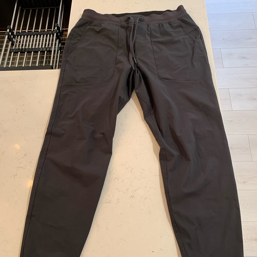 EUC ABC jogger obsidian